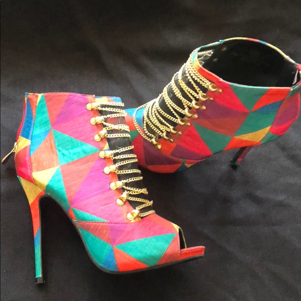 Peep toe Booties